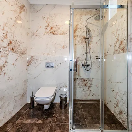 Kallavi Pera Hotel 3*