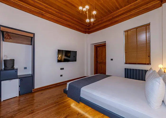 Kallavi Pera Hotel 3*